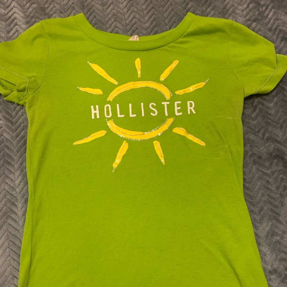 Hollister || Green Fitted Short Sleeve TOP